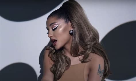 Yep Arianas White Outlined Eyeliner Is A Callback To Rain On Me The Best Ariana Grande 34