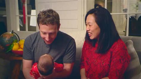Mark Zuckerberg S Daughter Is Walking Watch Max S First Steps In A
