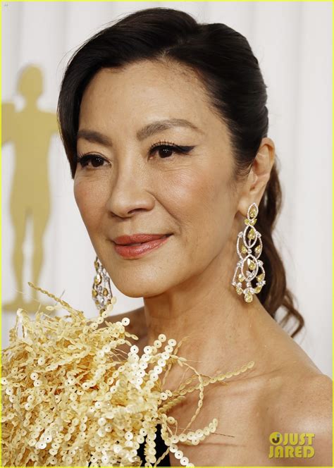 Photo Michelle Yeoh Jamie Curtis More Eeaoo Cast Sag Awards 10 Photo