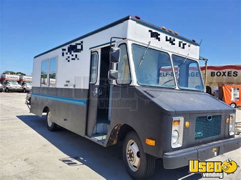 24 Chevrolet P30 Diesel Food Truck With A Newly Rebuilt Kitchen For