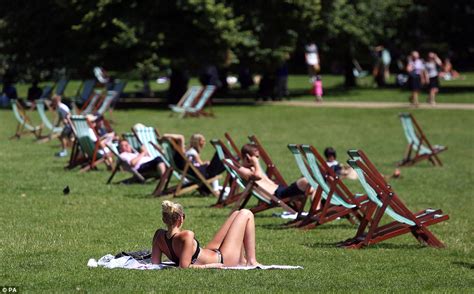 Uk Weather Forecast Sees Temperatures Of 34c Amid Summer Heatwave Daily Mail Online