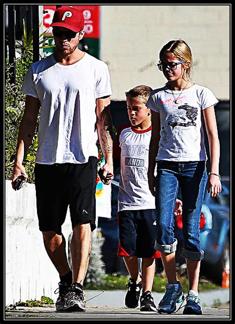 Ryan With His Identical Son Deacon And Beautiful Daughter Ava He Looks Like Such A Good Dad