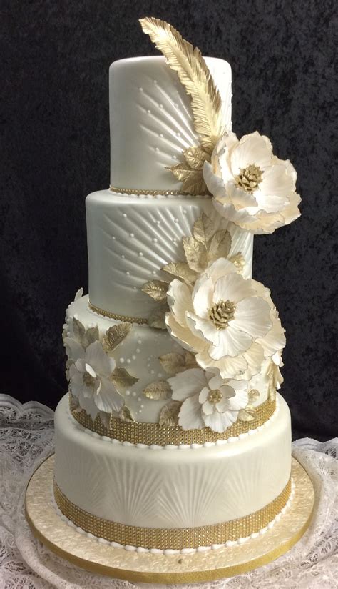 Pin By Adrian Gelacio On Cakes White And Gold Wedding Cake Gold