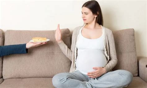 11 symptoms of not eating enough while pregnant