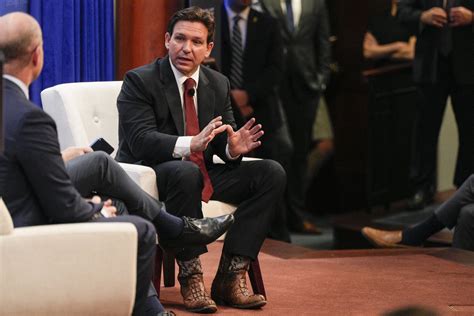 Ron Desantis Accused Of Wearing Lifts In His Cowboy Boots To Appear Taller