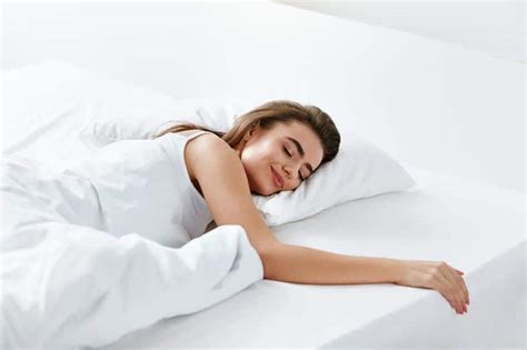 What Are The Risks Of Sleeping On Damp Bed Sheets Smart Sleeping Tips