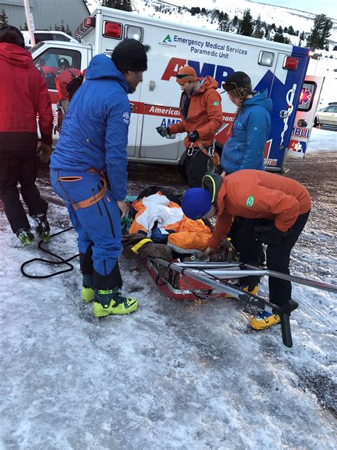 Teenage Climber Survives 500 Foot Fall On Oregons Tallest Mountain