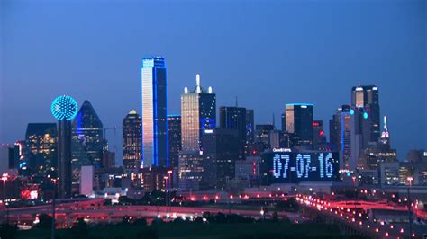 Dallas Skyline Lights Up To Honor Those Killed July 7 2016 Nbc 5