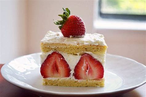 Japanese Style Strawberry Shortcake Desserts Strawberry Recipes Eat