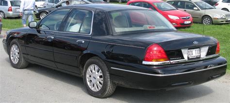 From far away, it's extremely passable, but up close, it's clear this isn't a real charger. Ford Crown Victoria Facts for Kids