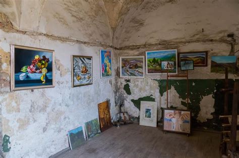 Featuring velvet upholstery, welted trim and attractive tapered metal legs, the marcel velvet dining chairs blend simplicity, comfort and luxury to add creative energy to spaces big and small. Museum Exposition Depicting The Furniture And Life Of The ...