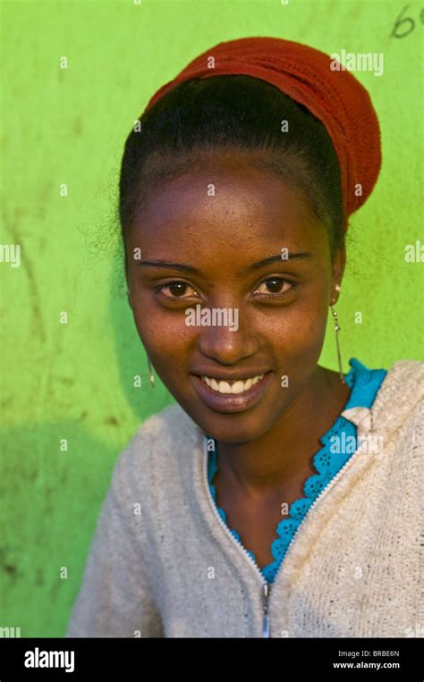 Pretty Ethiopian Girl Robe Ethiopia Stock Photo Alamy