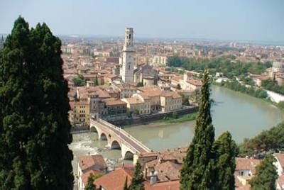 Corso castelvecchio, 2, 37121 verona vr, italien. Verona, Italien: Ein Spaziergang durch die Stadt
