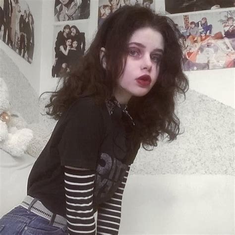 Pin By Beep Beep On Emo Aesthetic Girl Goth Aesthetic Pretty People