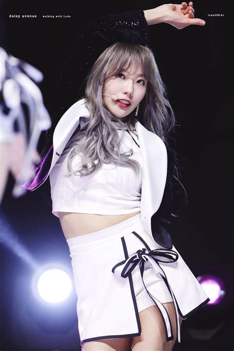 Stage Outfits Kpop Outfits Most Beautiful Women Wjsn Luda Cheng
