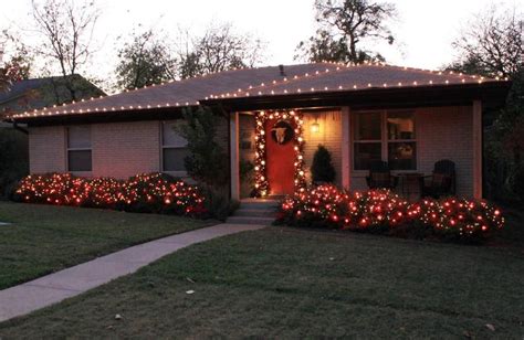 10 Outdoor Christmas Light Ideas For Your Yard