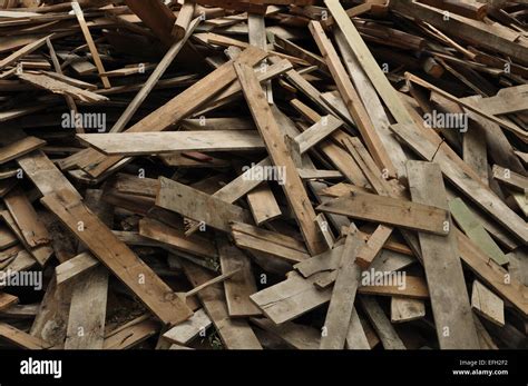 Cracked Planks Hi Res Stock Photography And Images Alamy