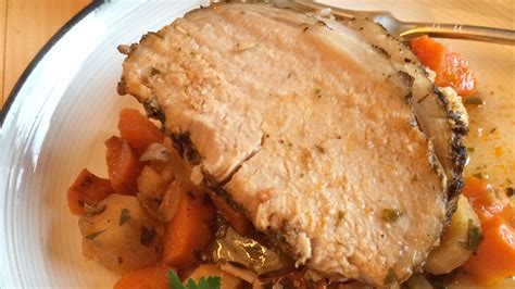 Baisser le gaz sur moyen et faire cuire 5 minutes de chaque côté. Rôti de porc et légumes à la mijoteuse | Fondation des maladies du cœur et de l'AVC