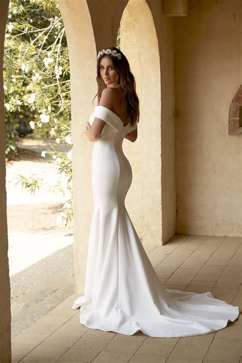 Three Things To Love About Crepe Wedding Dresses Darianna Bridal And Tuxedo