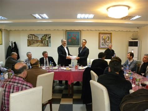 Firmaların, il müdürlükleri/hizmet merkezleri ya da özel istihdam büroları kanalıyla veya kendilerinin doğrudan temin ettikleri işçilerle veya tayin ettikleri vekil arasında örneği kurumca hazırlanan yurtdışı hizmet akdinin imzalanması ve il müdürlüklerine/hizmet merkezlerine onaylattırılması zorunludur. Tayini Gerçekleştirilen Arkadaşımız İçin Veda Yemeği ...