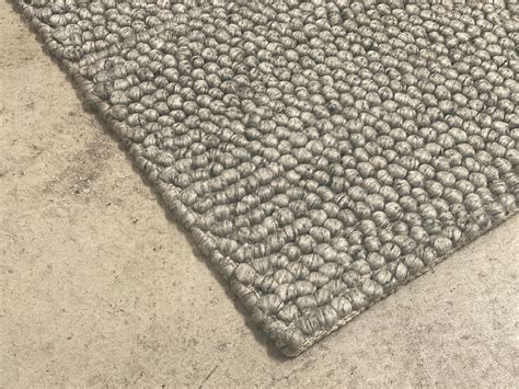 100 Wool Chunky Loop Pile Grey Colour Rug