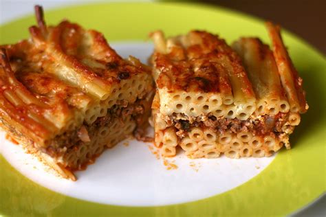 Foodista Recipes Cooking Tips And Food News Greek Pastitsio