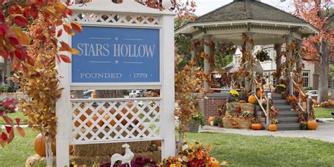 This Adorable Town Near Toronto Is Transforming Into Stars Hollow From Gilmore Girls Narcity