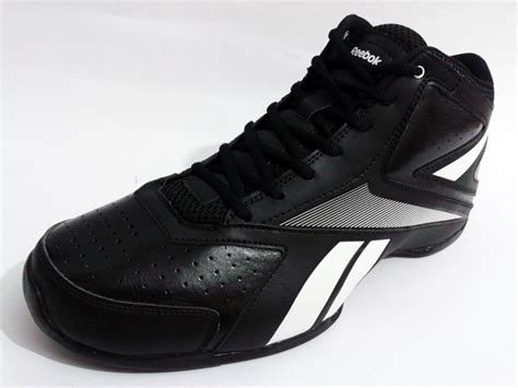 Reebok merupakan salah satu fashion brand olahraga yang banyak dicari oleh masyarakat. Sepatu Basket Reebok Court General Mid Black White ...
