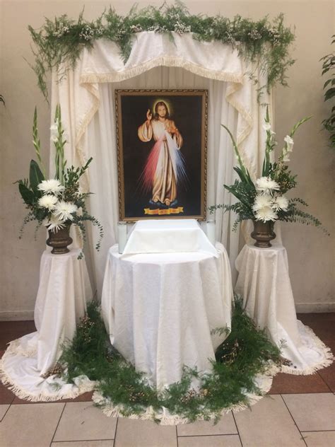 Pin De Mari Misas En Altares Como Adornar Un Altar Decoraciones Del