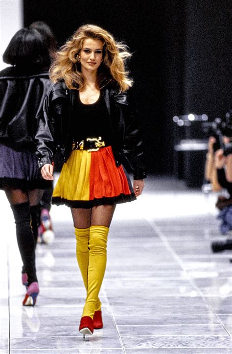 Versace Fall 1991 Ready To Wear Fashion Show Couture Fashion Fashion