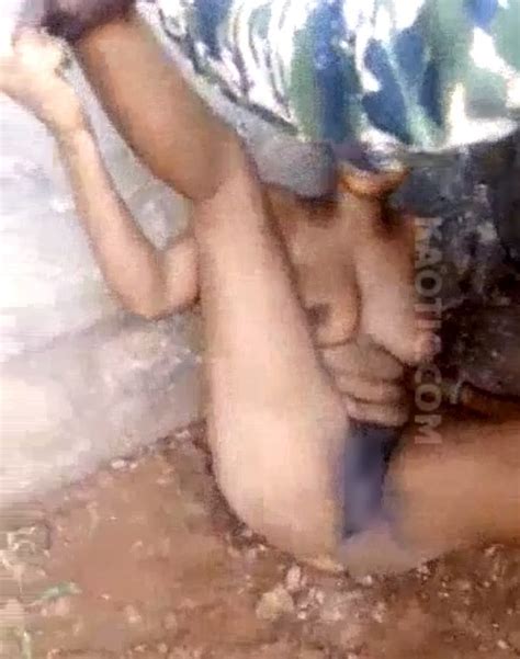 【動画】海外の私刑で女の子が全裸にされ、「マ コ拷問」をされる 無修正 ポッカキット