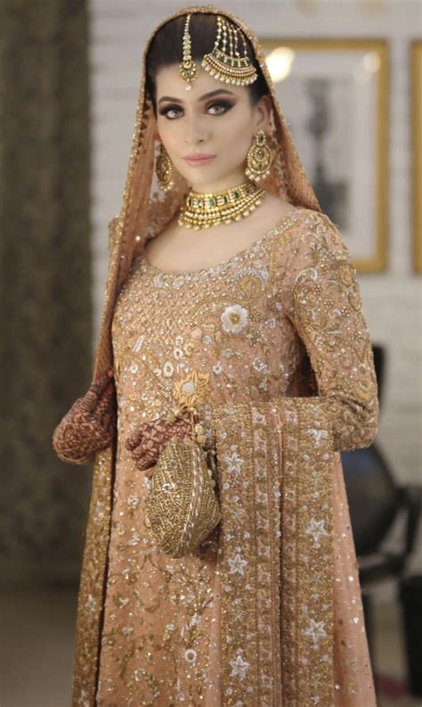 Valima Bride Wearing Bunto Kazmi Pakistani Bridal Dresses Online
