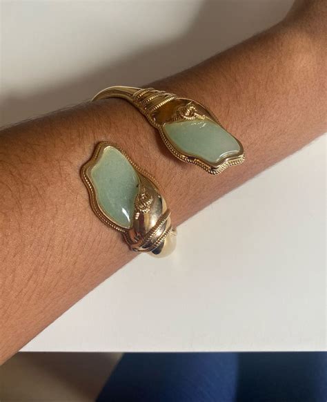 Pulseira Bracelete Pedra Azul Em Metal Dourado Bijuteria Feminina