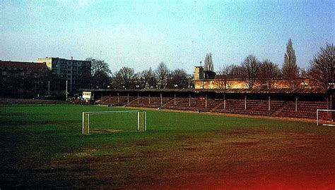 Schlagen sie auch in anderen wörterbüchern nach: Groundhopping auf Europlan-Online