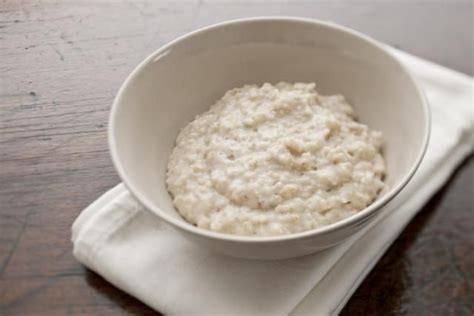 A Bowl Of Oatmeal Sitting On Top Of A Napkin