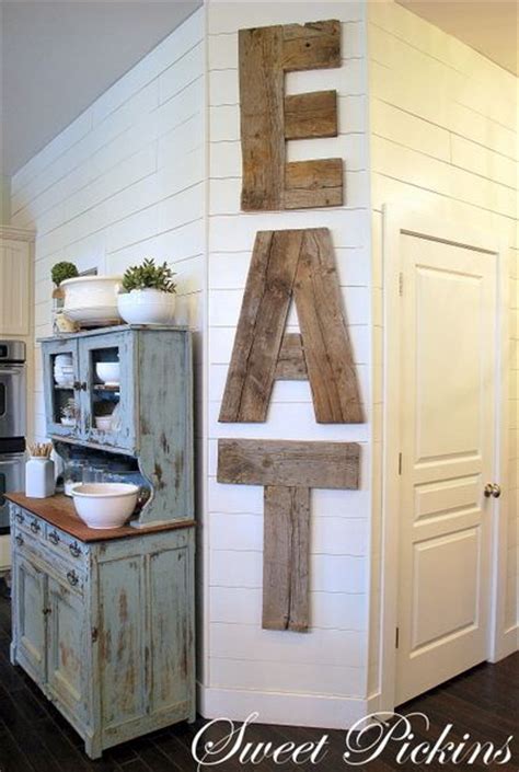 40 Rustic Wall Decorations For Adding Warmth To Your Home 2022
