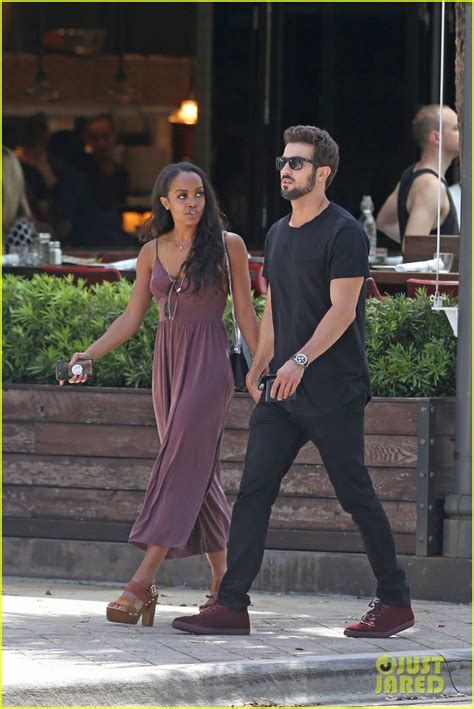 Rachel Lindsay And Bryan Abasolo Share A Kiss In Miami Photo 3944446