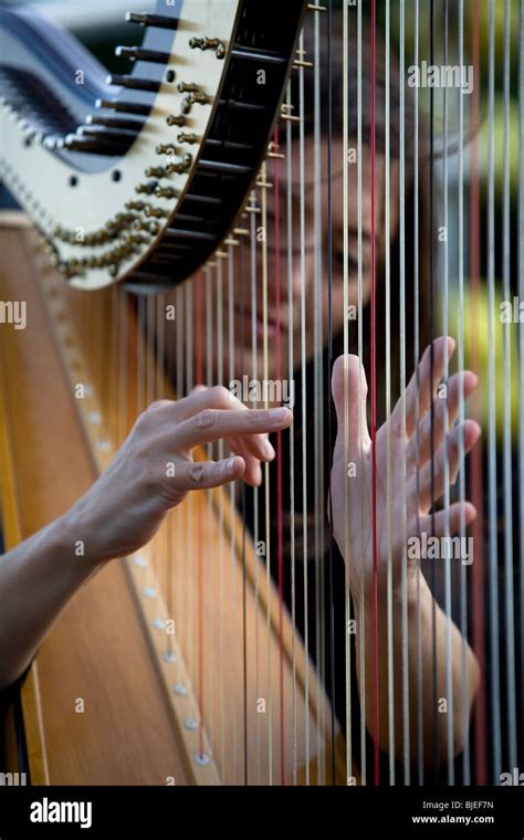 The Harp Hi Res Stock Photography And Images Alamy