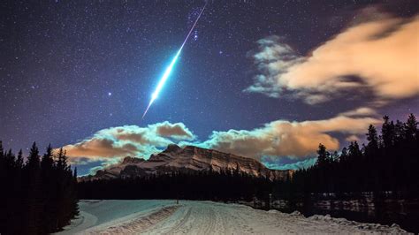 2224x1668 Resolution Meteor Shower During Nightime Comet Nature Hd