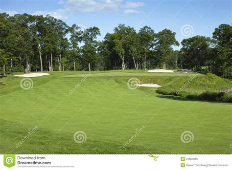 Tratto Navigabile E Verde Di Golf Con I Bunker Immagine ...