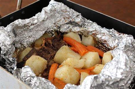 Preheat oven to 350 degrees f (175 degrees c). Baked Chuck Steak and Potatoes in Foil | Chuck steak, Slow ...