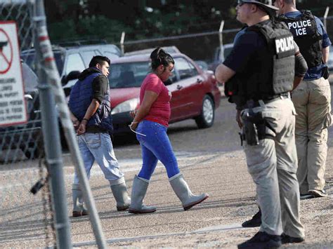 Ice Raids In Mississippi Bring Arrests Of More Than 600 Unauthorized Workers Npr