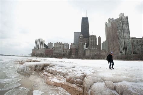 Chicagos Wintry Cold Will Keep These Restaurants And Bars Closed