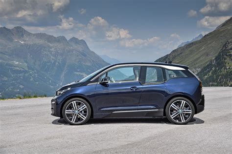 Bmw (uk) ltd is a credit broker not a lender. 2017 BMW i3 Review: Electric Hatch with Bold Looks & Price to Match