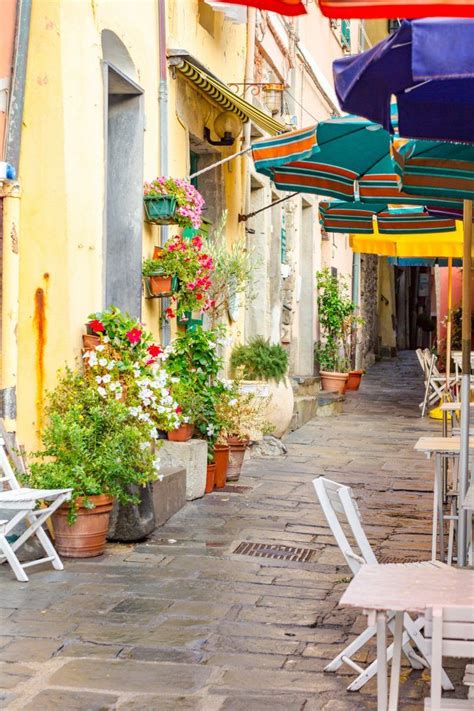 9 Most Charming Towns In Italy Outdoor Structure Italy Outdoor Chairs