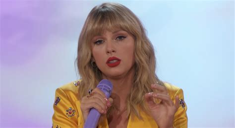 Taylor Swift Sings ‘the Archer During Lovers Lounge Stream Music Taylor Swift Just Jared Jr