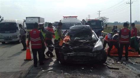 13 Kendaraan Alami Kecelakaan Beruntun Di Tol Pejagan Pemalang Ruas Brebes Satu Orang Tewas