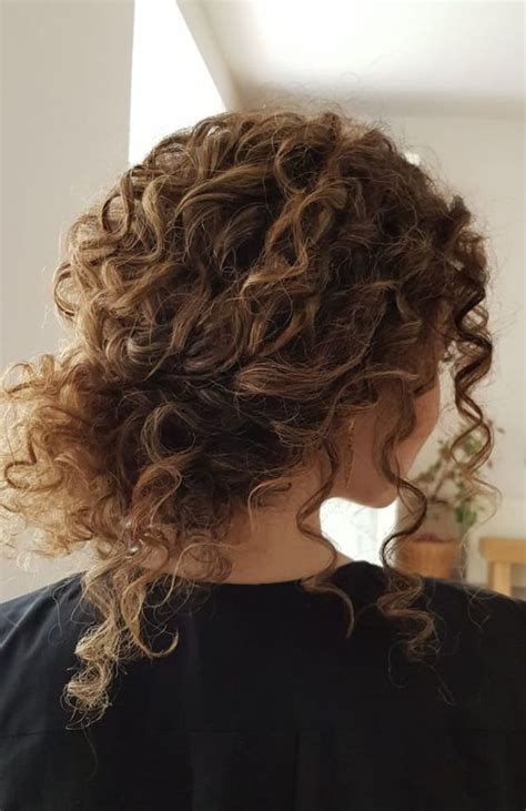 Untamed Tresses Naturally Curly Wedding Hairstyles Curly Hair