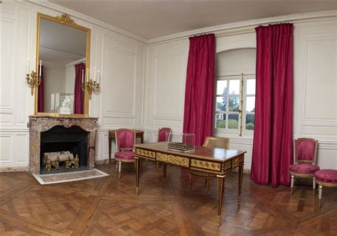 La Visite Du Petit Trianon Cabinet De Louis Xvi