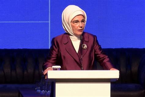 Ayrıca kacyasinda.com sayfamızda emine erdoğan dışında farklı birçok kişi hakkında biyografi ve yaş bilgisine ulaşmanız mümkün. Emine Erdoğan: Geri kazanım oranımızı yüzde 35'e ...